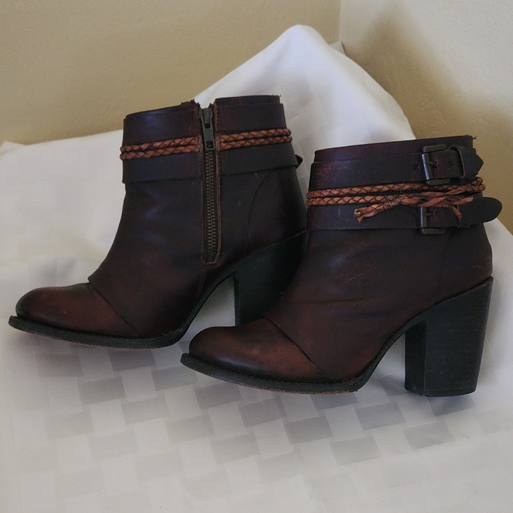 Freebird Dark Brown Heeled Boots - Picture 2 of 6